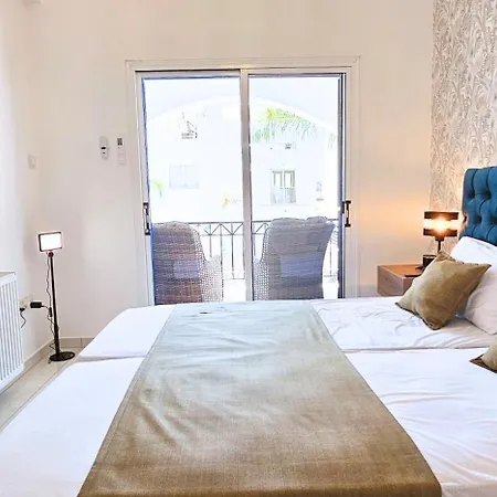 Villa Elia Blue , Hot Tube , Heated Pool *