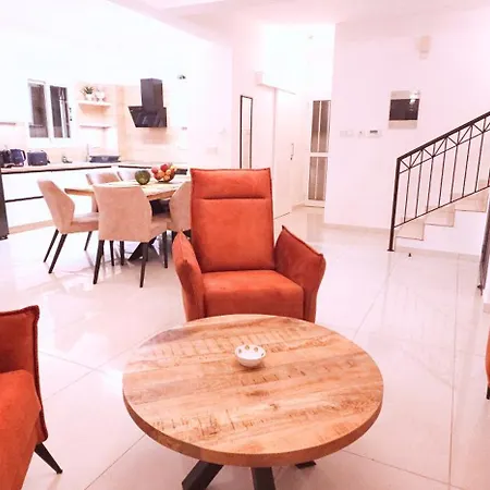 Villa Elia Blue , Hot Tube , Heated Pool *