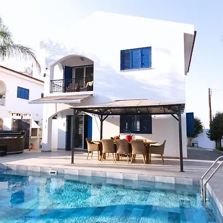 Villa Elia Blue , Hot Tube , Heated Pool Paralimni