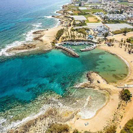 Villa Elia Blue , Hot Tube , Heated Pool Paralimni