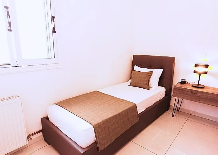 Villa Elia Blue , Hot Tube , Heated Pool Paralimni