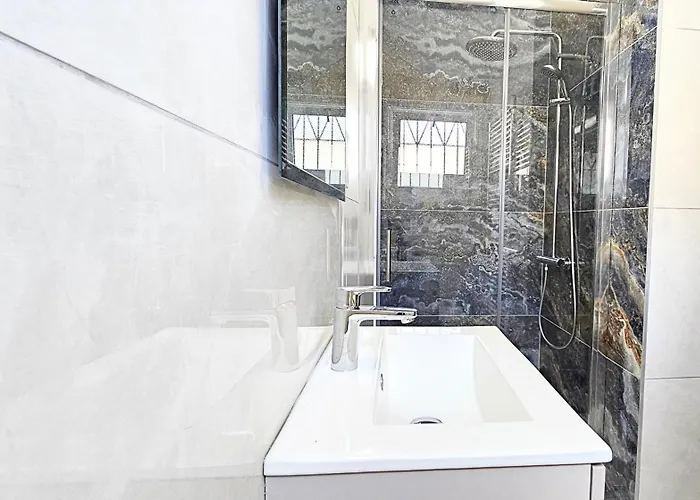 Elia Blue , Hot Tube , Heated Pool *