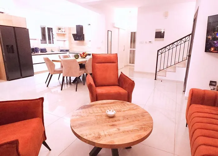 Villa Elia Blue , Hot Tube , Heated Pool *