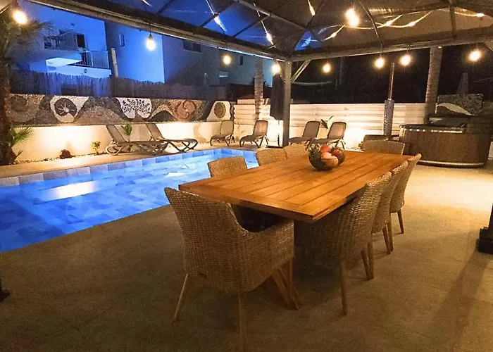 Elia Blue , Hot Tube , Heated Pool Villa *