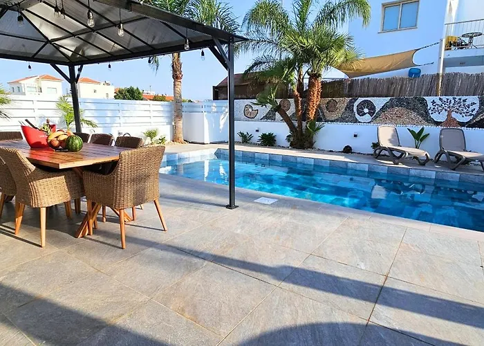 Elia Blue , Hot Tube , Heated Pool Paralimni