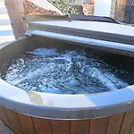 Elia Blue , Hot Tube , Heated Pool Villa Paralimni