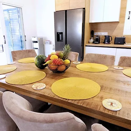 Elia Blue , Hot Tube , Heated Pool *