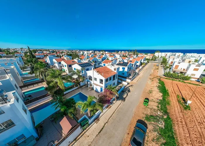 Elia Blue , Hot Tube , Heated Pool