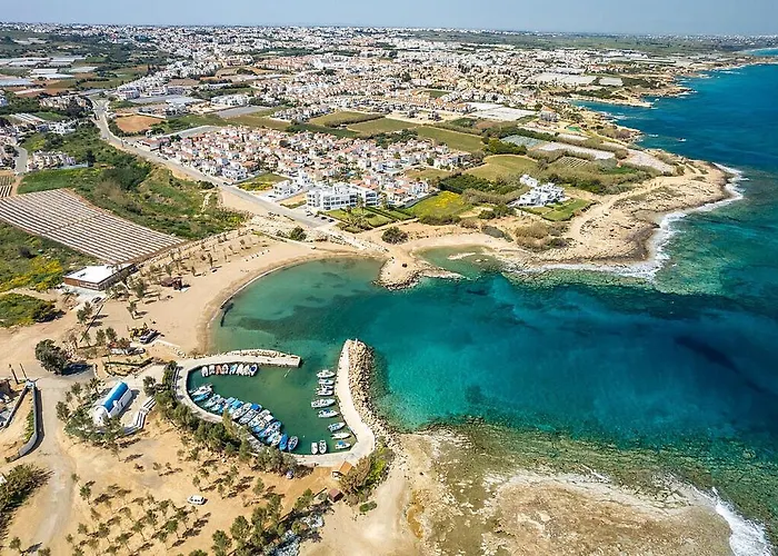 Elia Blue , Hot Tube , Heated Pool Paralimni