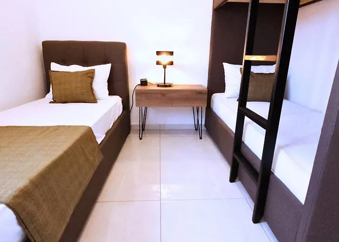 Elia Blue , Hot Tube , Heated Pool * Paralimni