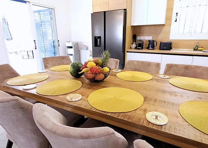 Elia Blue , Hot Tube , Heated Pool *